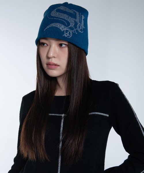 [ Pre-order ] Crystal Cubic Logo Beanie