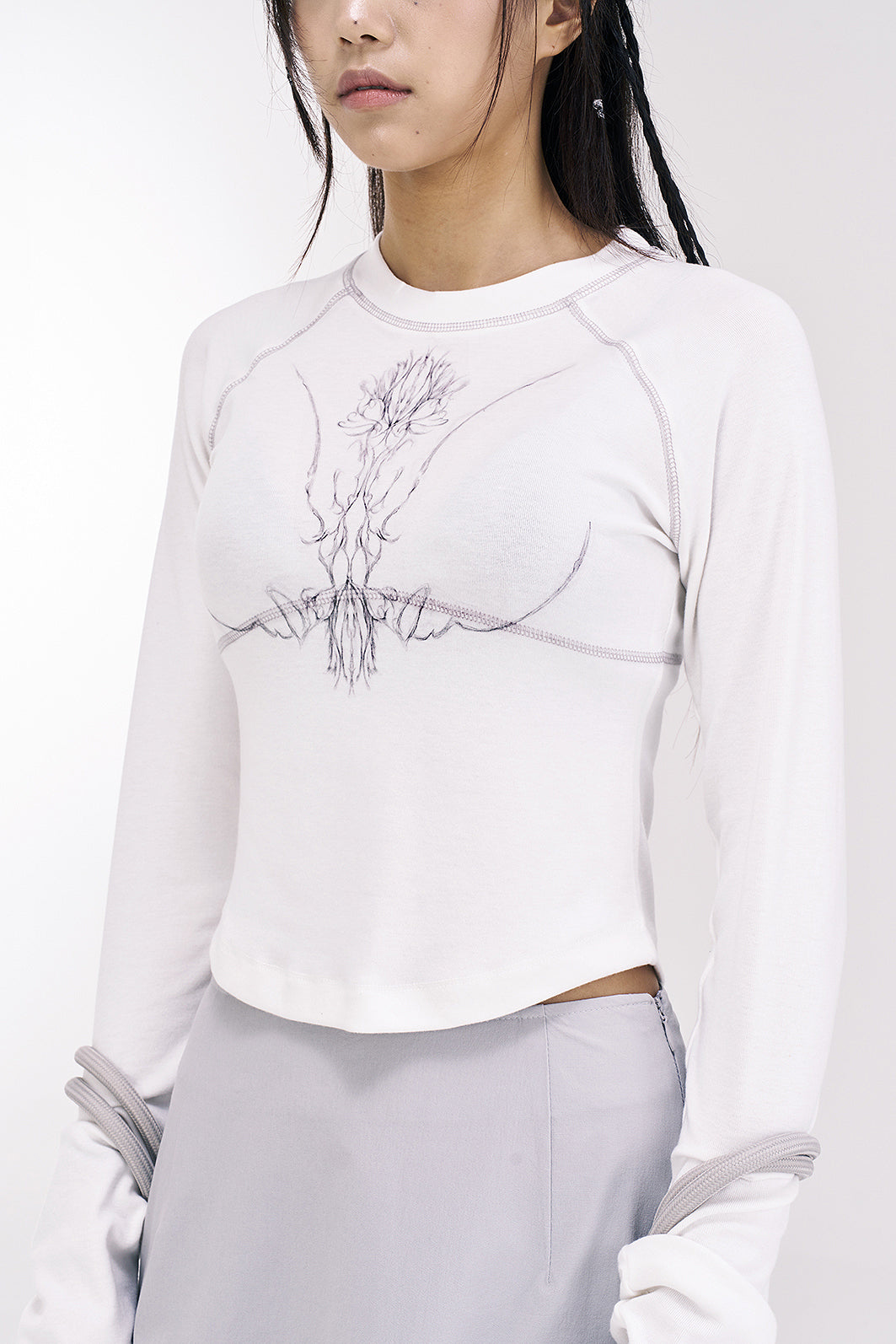 [ Pre-order ] Lotus crew neck top - Off white