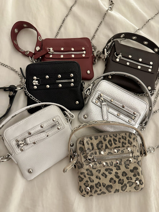 [ Pre-order ] Deinet Stud Cross Chain Wallet