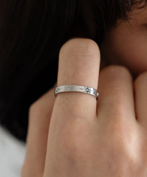 [ Pre-order ] Starlight Sparkling Cubic Ring ( surgical steel )