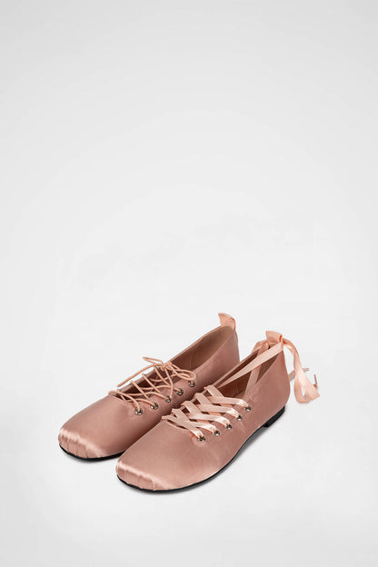 [ Pre-order ] Khiho Dolphin Lace Up Flats