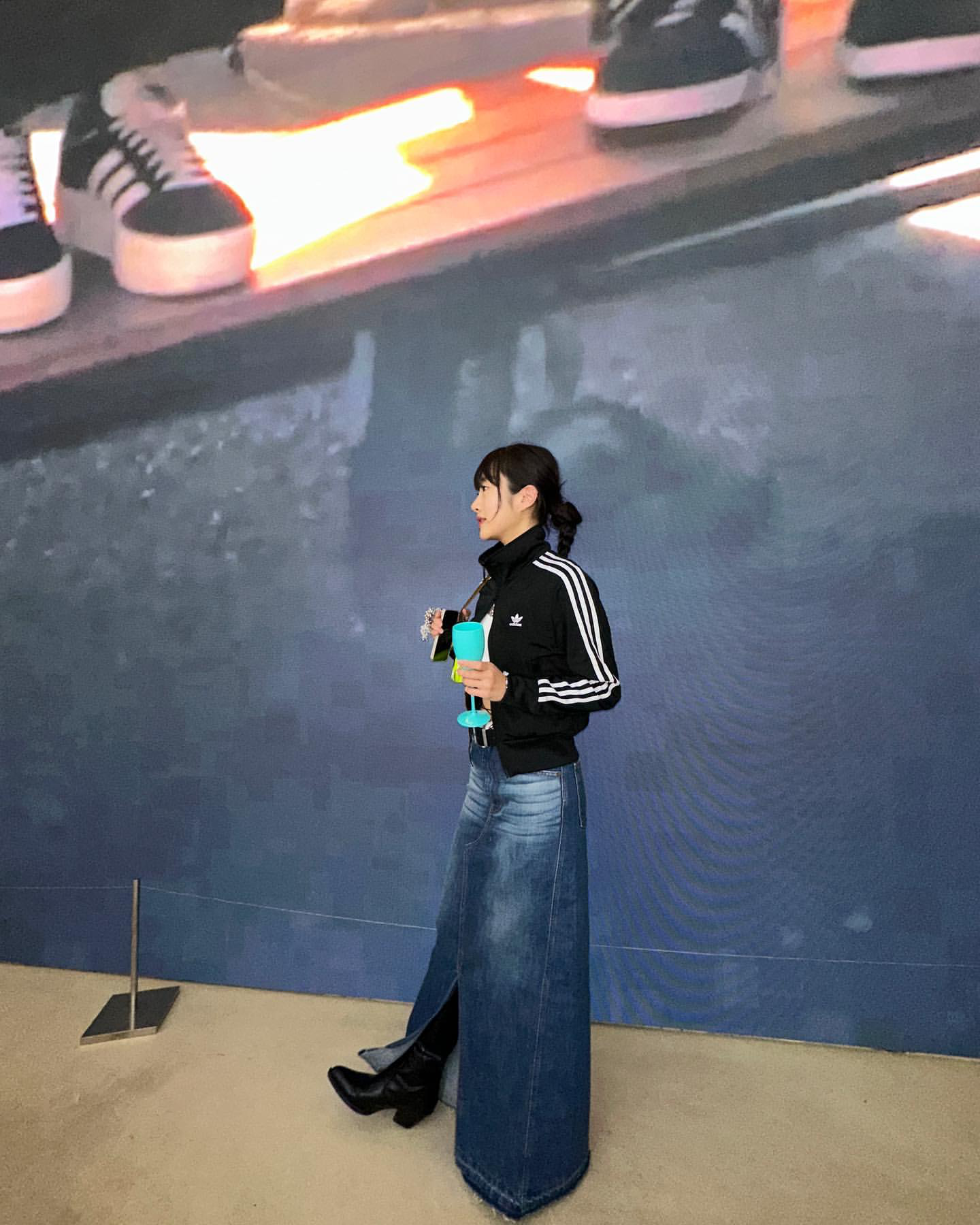 [ Jennie同款 ] Adidas 短版修腰長袖外套 ( 單向拉鍊 ) IL8764