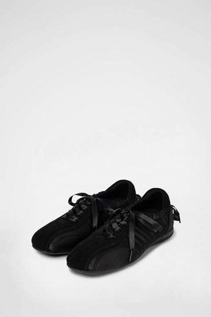 [ Pre-order ] Khiho Plie Back Ribbon Sneakers