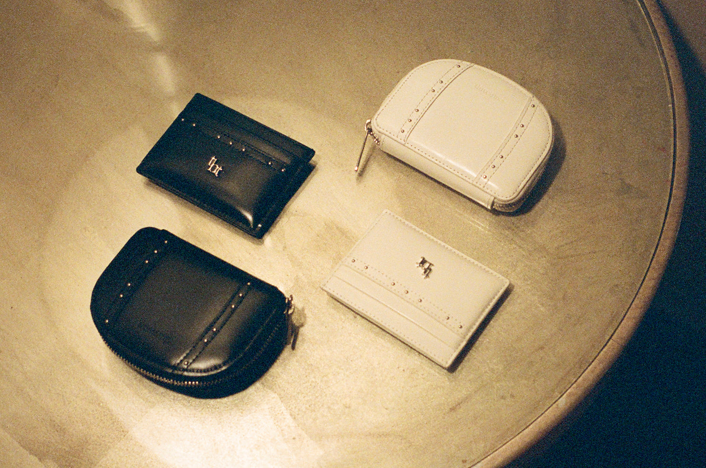 [ 店主推薦 Pre-order ] Threetimes Classic stud wallet