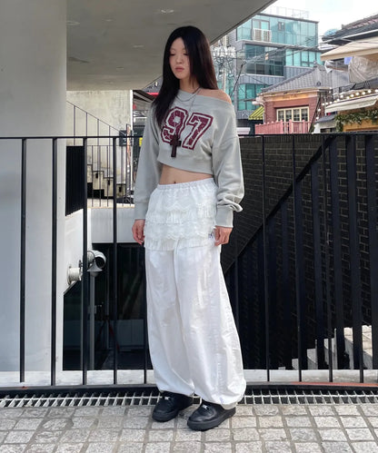 [ Pre-order ] Sculptor Off-Shoulder Cropped Sweatshirt