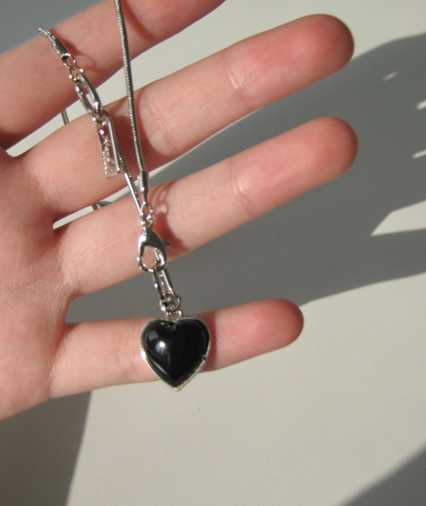 [ KR0477 ] 黑色心心頸鏈 Black Heart Necklace