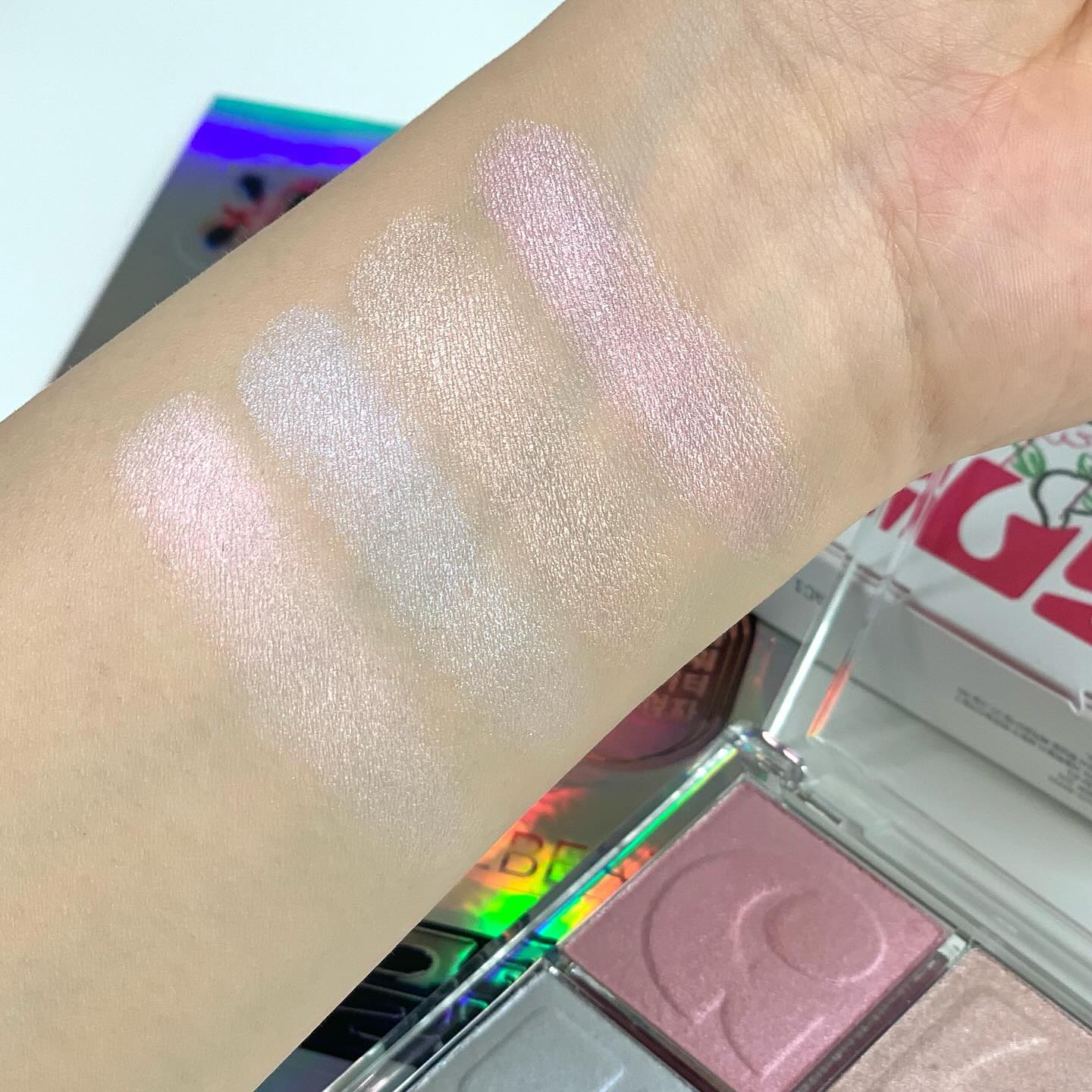 [ Somi自家牌子 ] GLYF 四色高光盤 Illuétte Highlighter Palette